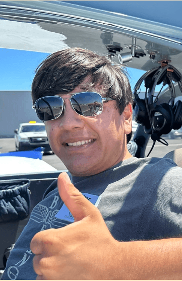 Gomez Aviation flight training in the cockpit